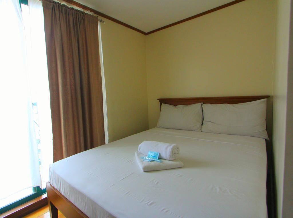 Isabelle Royale Makati Hotel Makati City Szoba fotó