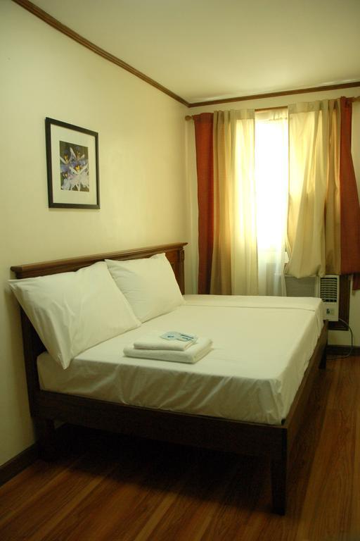 Isabelle Royale Makati Hotel Makati City Kültér fotó