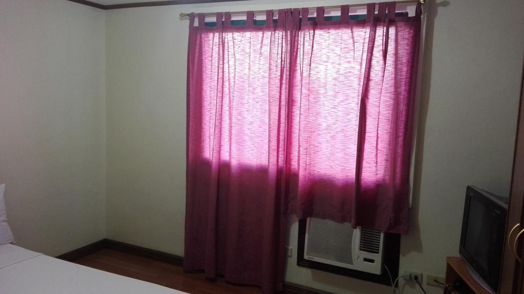 Isabelle Royale Makati Hotel Makati City Kültér fotó