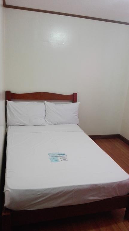 Isabelle Royale Makati Hotel Makati City Kültér fotó