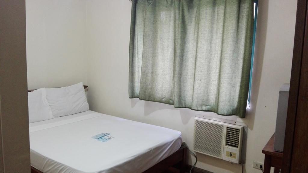Isabelle Royale Makati Hotel Makati City Kültér fotó