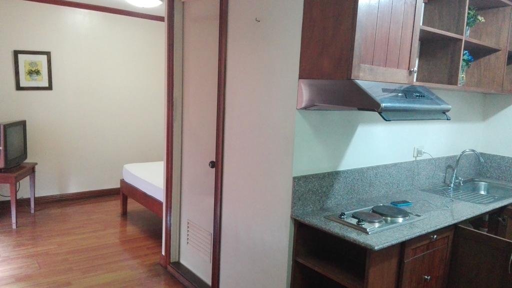 Isabelle Royale Makati Hotel Makati City Kültér fotó