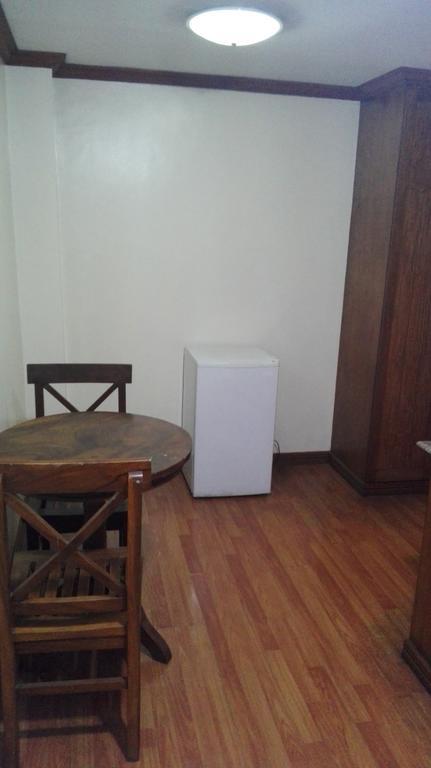 Isabelle Royale Makati Hotel Makati City Kültér fotó
