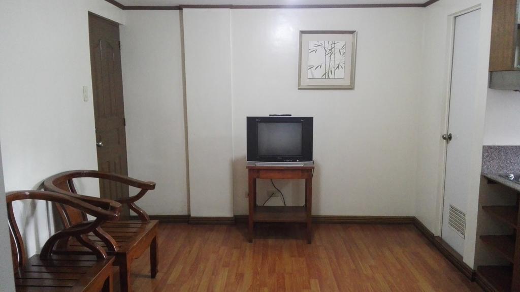 Isabelle Royale Makati Hotel Makati City Kültér fotó
