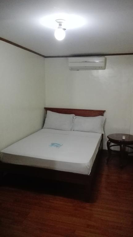 Isabelle Royale Makati Hotel Makati City Kültér fotó